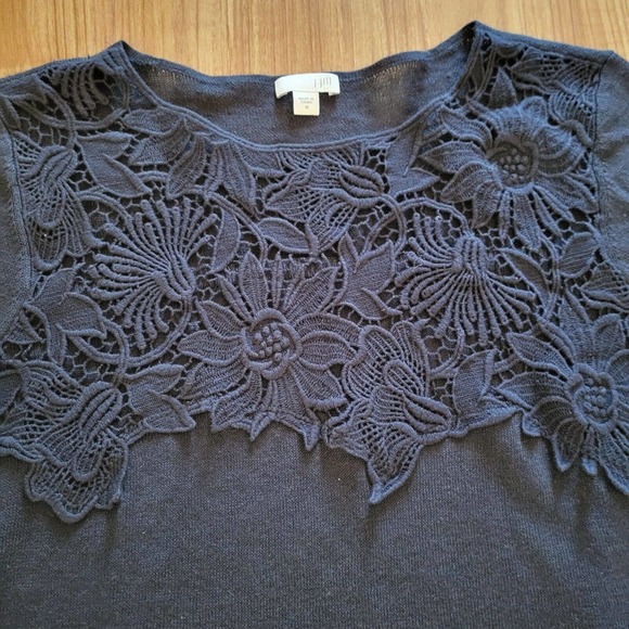 J Jill Shirt Top Womens Medium Black Linen Knit Crochet Lace Neckline Timeless - Picture 3 of 11